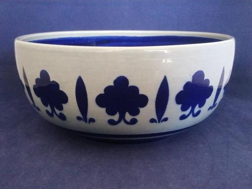 Boch la Louvière Baltic - grote ronde blauwe schaal, Antiek en Kunst, Antiek | Servies los, Ophalen of Verzenden