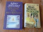 Mary Stewart - The hollow hills, Boeken, Ophalen of Verzenden, Gelezen