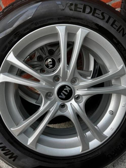 4 originele Kia velgen met winterbanden en TPMS, Auto-onderdelen, Banden en Velgen, Banden en Velgen, Winterbanden, 17 inch, 225 mm