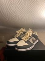 Nike dunk low, Nike, Ophalen of Verzenden, Bruin, Zo goed als nieuw