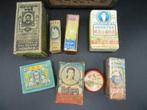 Antiek blik gevuld met oude Oosterse verpakkingsdoosjes, Antiek en Kunst, Curiosa en Brocante, Ophalen of Verzenden