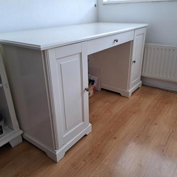 ikea hemnes bureau  beschikbaar voor biedingen