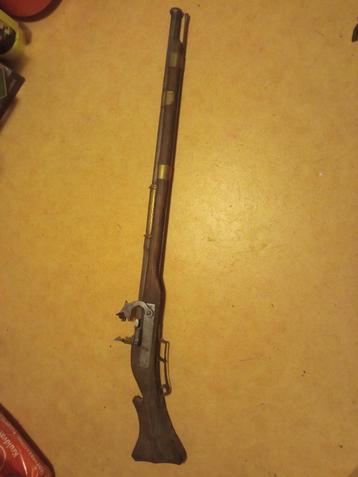 Antieke musket decoratie/onklaar  beschikbaar voor biedingen