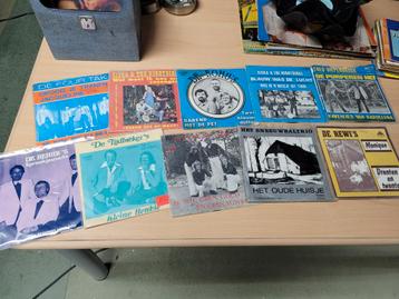 Te koop gevraagd : verzameling vinyl singles goede betaling! beschikbaar voor biedingen