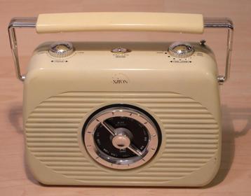 Leuke Xiton retro radio beschikbaar voor biedingen