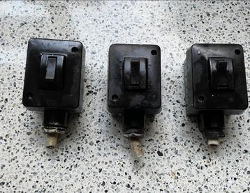 3 bakelieten schakelaars beschikbaar voor biedingen