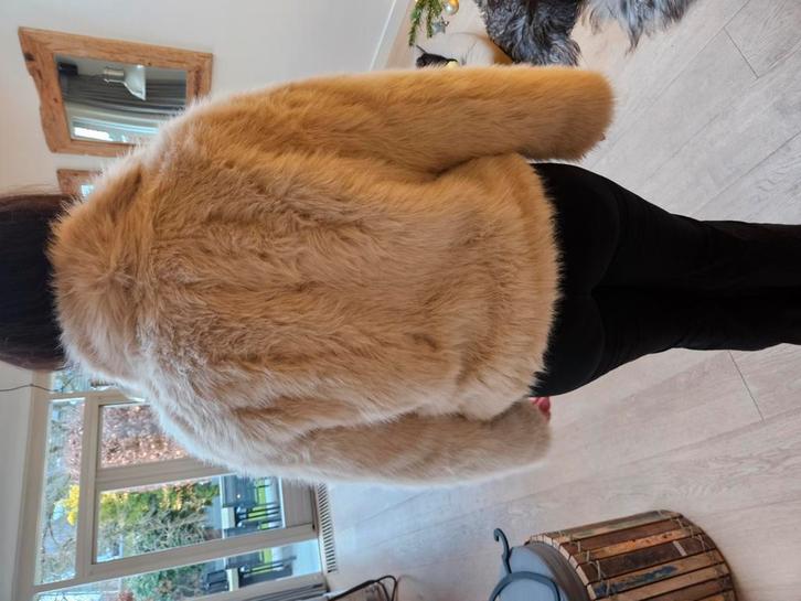 Chic nep bontjas maat M kleur beige, Kleding | Dames, Jassen | Winter, Zo goed als nieuw, Bruin, Ophalen of Verzenden