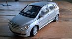 Kyosho Mercedes- Bens B-klasse, Hobby en Vrije tijd, Modelauto's | 1:18, Ophalen of Verzenden, Zo goed als nieuw, Auto, Kyosho