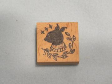 Nieuwe houten stempel met konijntje haasje beschikbaar voor biedingen