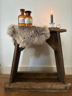 Stoer brocante landelijk verweerd houten bankje, tafeltje, Ophalen