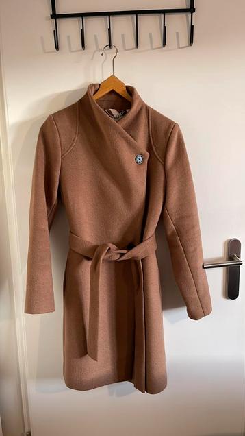 Prachtige Giacomo wollen mantel maat L in camel beschikbaar voor biedingen