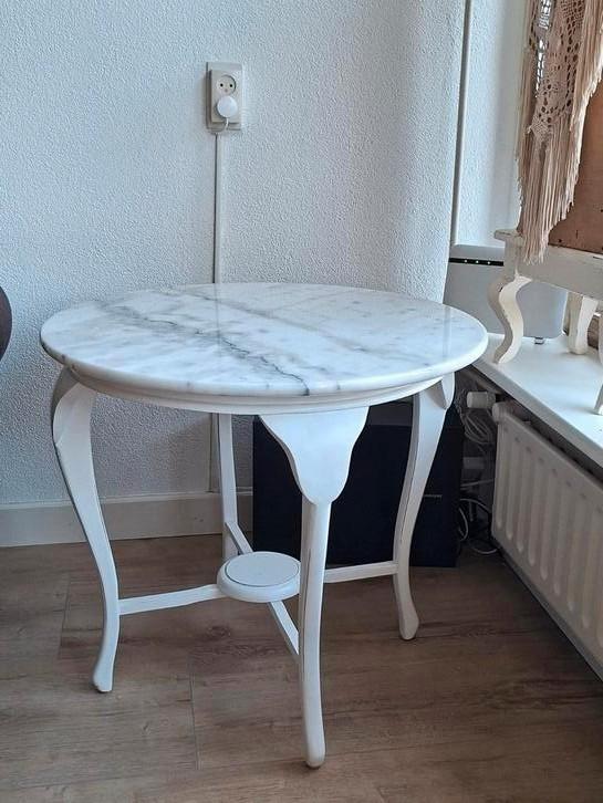 Mooie bijzettafel met marmer blad, Huis en Inrichting, Tafels | Bijzettafels, Zo goed als nieuw, Rond, Minder dan 55 cm, Ophalen