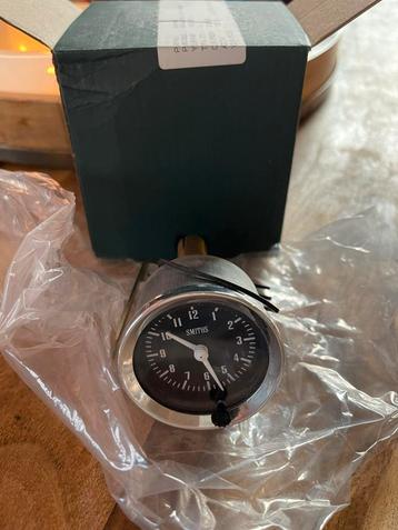 Smith oldtimer klok beschikbaar voor biedingen