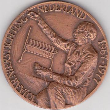 10 JAAR NIERSTICHTING NEDERLAND 1967 - 1977