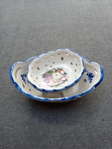 2 kleine vintage fruit- of bonbonschaaltjes jaren '70. beschikbaar voor biedingen