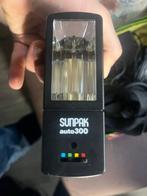 Analoge Camera met Flash & Sunpack Auto 300, Ophalen of Verzenden, Gebruikt, Overige merken