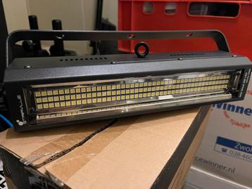 2 x Stairville White Wash 132 LED CW/RGB DJ lichteffect beschikbaar voor biedingen