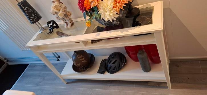 Nette Sidetable, Huis en Inrichting, Tafels | Sidetables, Zo goed als nieuw, 25 tot 50 cm, 100 tot 150 cm, Rechthoekig, Glas, Ophalen