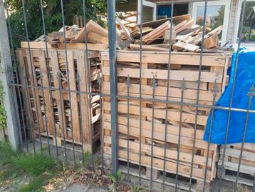 6 kisten gezaagd pallethout. Ophalen.  beschikbaar voor biedingen