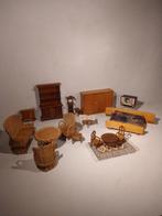 Vintage houten poppenhuismeubels, Ophalen of Verzenden, Zo goed als nieuw, Poppenhuis