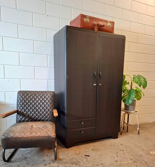 Vintage/Brocante zwarte kledingkast, Huis en Inrichting, Kasten | Kledingkasten, Zo goed als nieuw, 150 tot 200 cm, 100 tot 150 cm