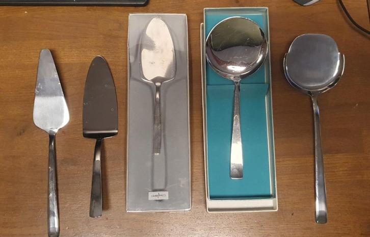 Vijf taartscheppen / gebaksscheppen, Antiek en Kunst, Antiek | Bestek, Ophalen of Verzenden