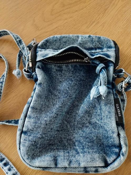 Klein spijkertasje., Sieraden, Tassen en Uiterlijk, Tassen | Schoudertassen, Zo goed als nieuw, Ophalen of Verzenden
