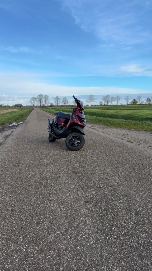Piaggio zip 172 cc ( IN ONDERDELEN ), Fietsen en Brommers, Scooters | Piaggio, Zo goed als nieuw, Overige modellen, Benzine, Ophalen of Verzenden