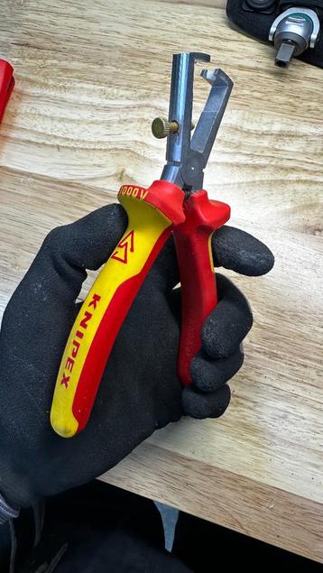 Knipex VDE striptang, NIEUW beschikbaar voor biedingen