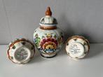 Handbeschilderde polychroom Delfts aardewerk set (3-delig), Antiek en Kunst, Antiek | Keramiek en Aardewerk, Ophalen