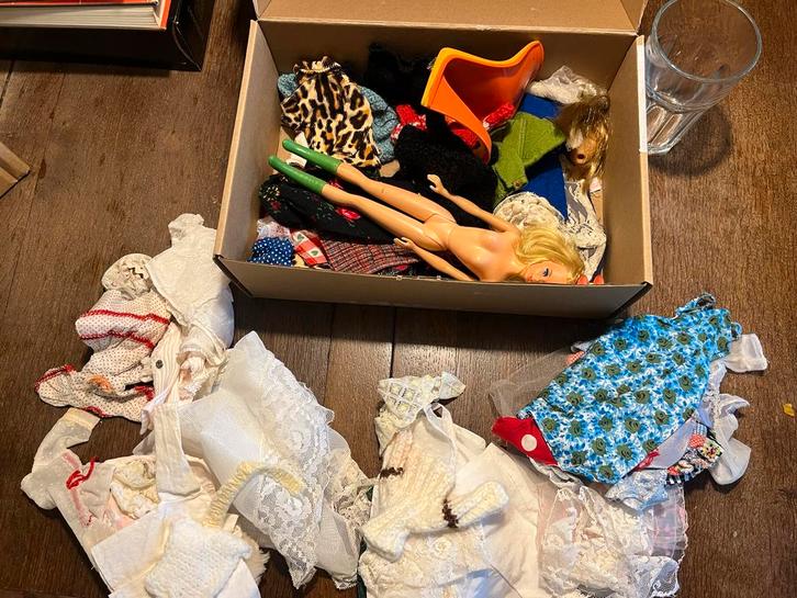 Vintage Poppenkleding & Barbie Pop, Kinderen en Baby's, Speelgoed | Poppen, Gebruikt, Barbie, Ophalen of Verzenden