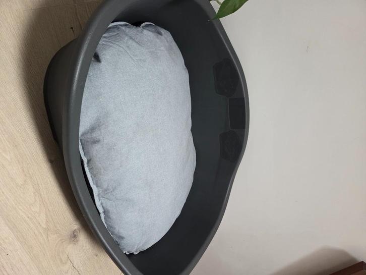 Hondenmand met bijpassend kussen, Dieren en Toebehoren, Hondenmanden, Gebruikt, Polyester, Ophalen