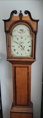 Engelse staande klok, Ophalen