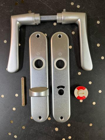 Hoppe Toilet Beslag 57-5 + krukset  F1 NIEUW  € 11.95 beschikbaar voor biedingen