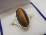 Zilveren vintage ring met tijgeroog maat 17,5 nr.558, Gebruikt, 17 tot 18, Ophalen of Verzenden, Zilver