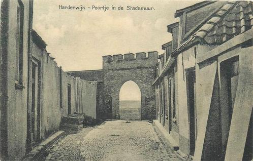 (701-366-051) Harderwijk Poortje Stadsmuur, Verzamelen, Ansichtkaarten | Nederland, Gelderland, Verzenden