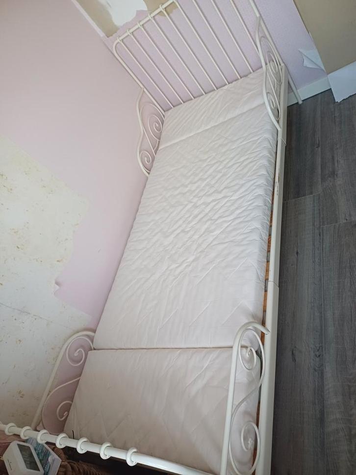 Gratis bed, Kinderen en Baby's, Kinderkamer | Bedden, Gebruikt, 180 cm of meer, 85 tot 100 cm, Matras, Ophalen
