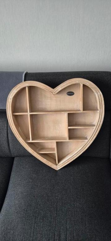 Riverdale wandrek hart vorm beschikbaar voor biedingen