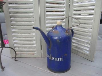 Oude Emaille Petroleumkan,v.a 25,00e beschikbaar voor biedingen