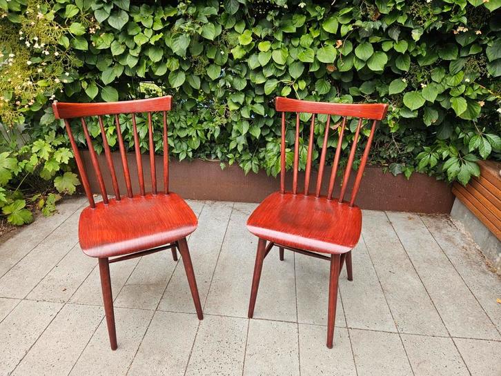 Vintage Midcentury Spijlenstoelen | Set van 2 | donkerrood, Huis en Inrichting, Stoelen, Zo goed als nieuw, Twee, Hout, Rood, Ophalen