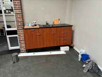 Keukenblok beschikbaar voor biedingen