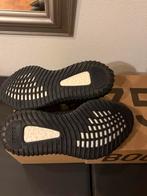 Yeezy Boost 350 Core Black Red - Zo goed als nieuw, Ophalen, Zo goed als nieuw, Zwart, Sneakers of Gympen