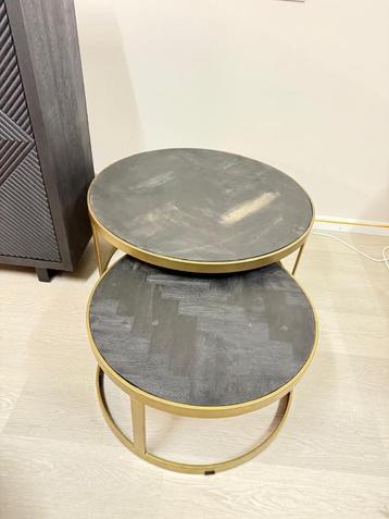 Salontafel beschikbaar voor biedingen