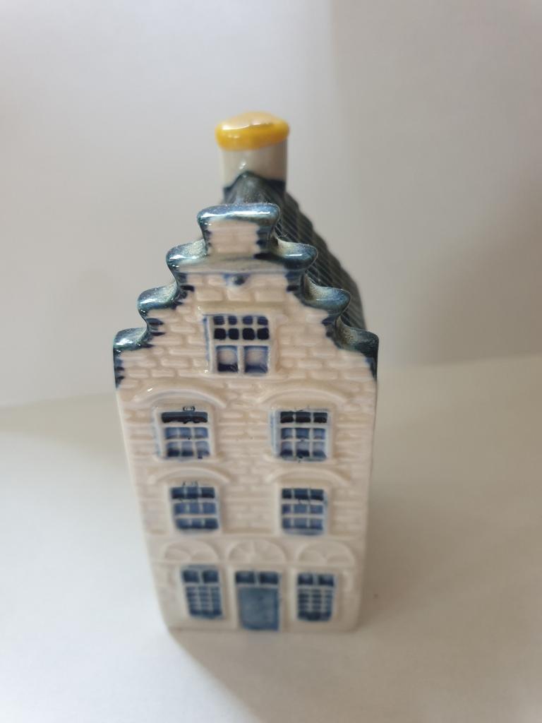 KLM HUISJE UIT DE FIRST CLASS, Verzamelen, KLM Huisjes, Ophalen of Verzenden, Zo goed als nieuw, 41 t/m 60, Gevuld