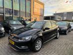 Volkswagen Polo 1.0 First Edition 5-drs Full Options, APK 02, Auto's, Volkswagen, Voorwielaandrijving, Stof, Euro 6, Lichtsensor