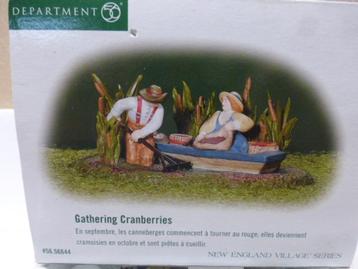 department 56 Gathering Cranberries kerstdorp accessoire beschikbaar voor biedingen