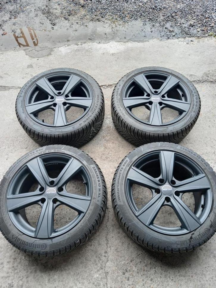 Velgen Winterset lichmetaal 17inch Audi VW Seat en Skoda, Auto-onderdelen, Banden en Velgen, Banden en Velgen, Winterbanden, 17 inch