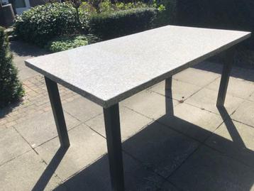Tafel met granietenblad voor binnen/buiten (100 euro) beschikbaar voor biedingen