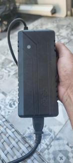Elektrische fiets oplader 36v 4 pins, Ophalen of Verzenden, Zo goed als nieuw