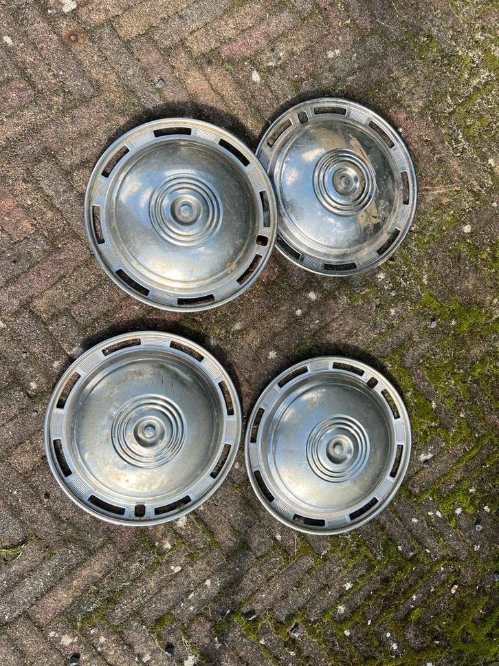 Peugeot 404 Wieldoppen - Set van 4, Auto diversen, Wieldoppen, Gebruikt, Ophalen of Verzenden
